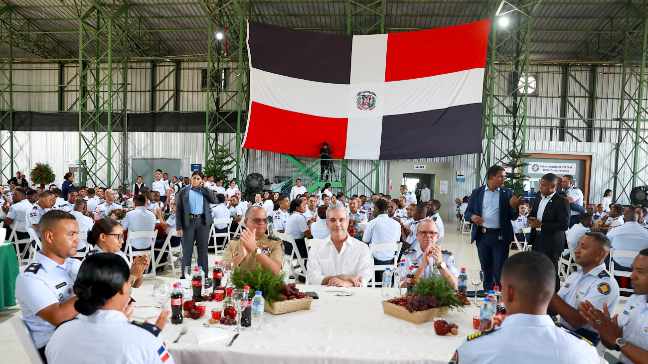 Presidente Abinader Almuerza Con Miembros De La Armada Y La Fuerza Aérea De La República 5608